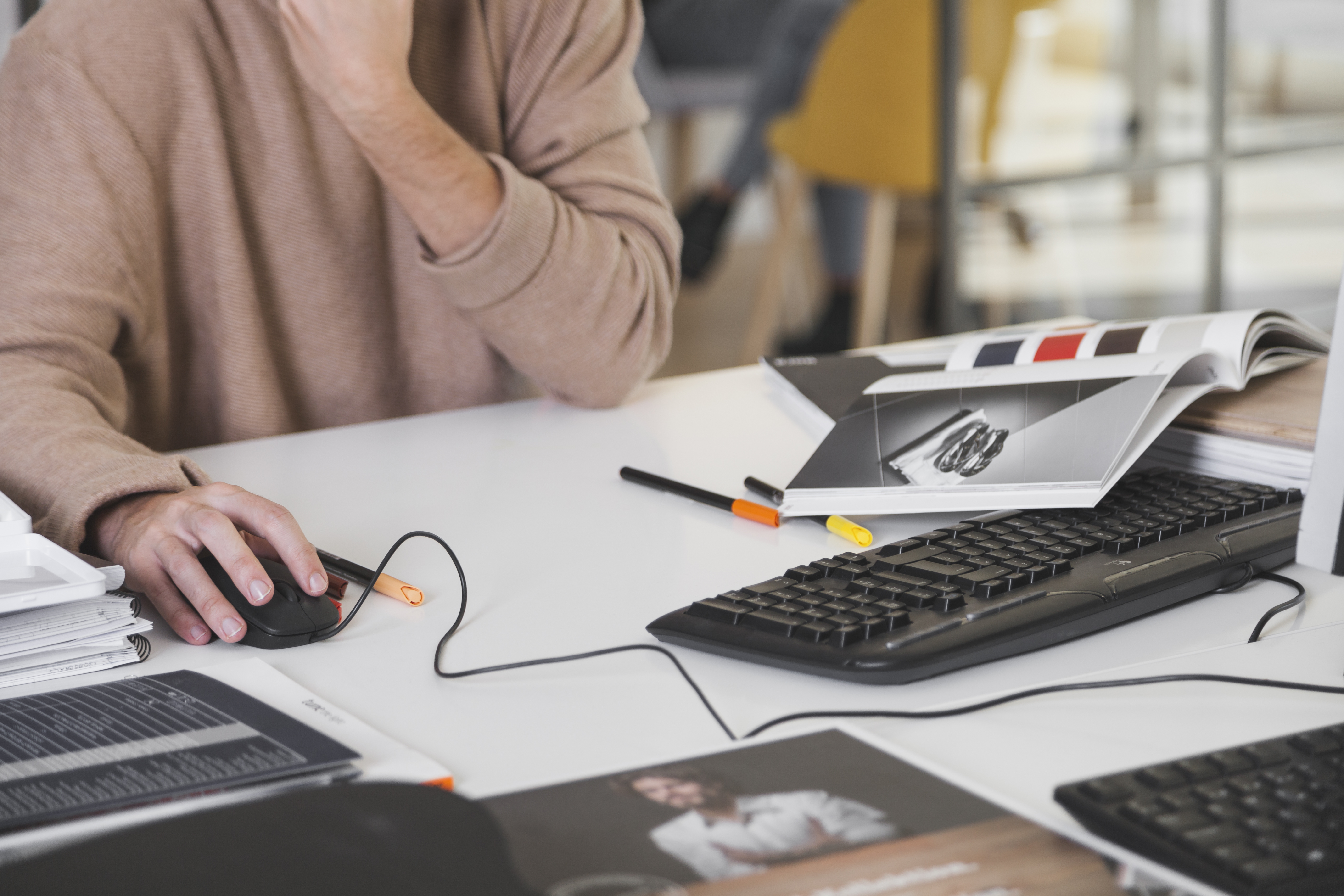 Brand Publishing é a estratégia em que marcas atuam como verdadeiros veículos de mídia, criando e distribuindo conteúdo relevante para seus públicos.
